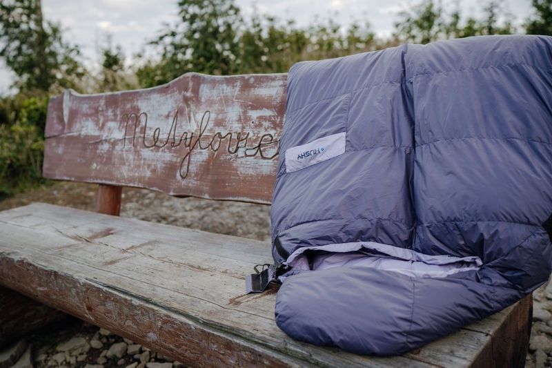 Drei Jahreszeiten-Damen-Daunenschlafsack. Dinis Ladies